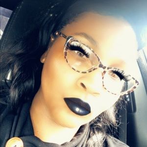 Meet your Posher, Annika